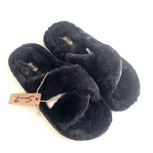 Seven7 Black Faux Fur Slippers sandals, Size  9, New in Box